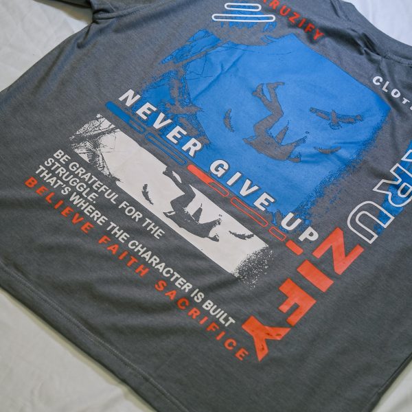 'NEVER GIVE UP' Tee- Calm Grey